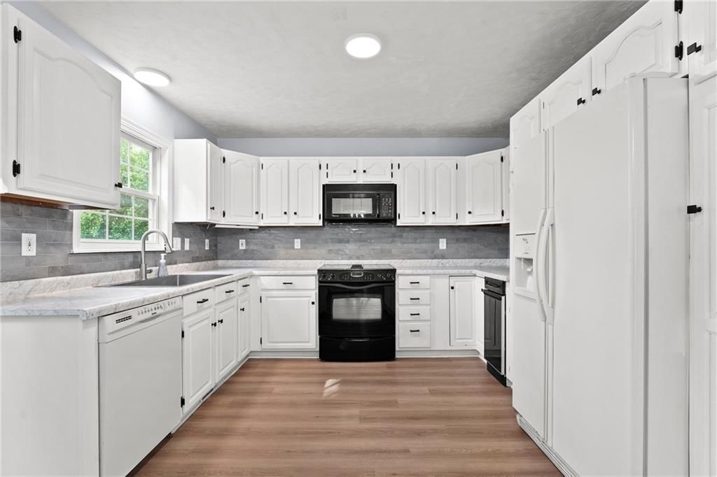 407 Brookside Drive — photo 16