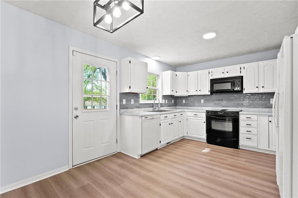 407 Brookside Drive — photo 17