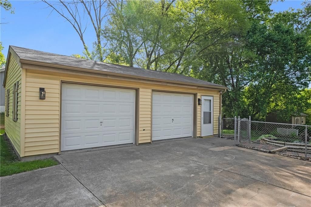 407 Brookside Drive — photo 29