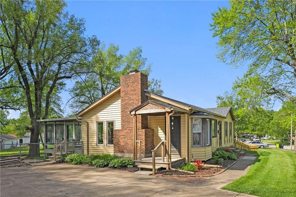 407 Brookside Drive — photo 8