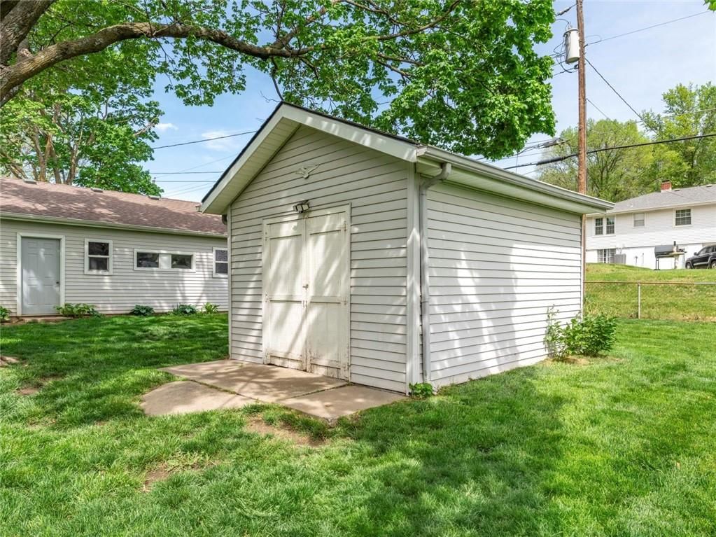 5719 S 10 Street — photo 24