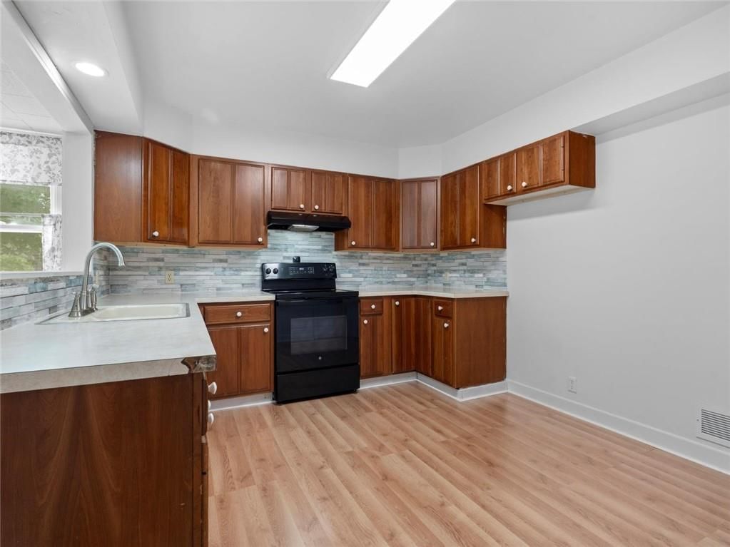 5719 S 10 Street — photo 7