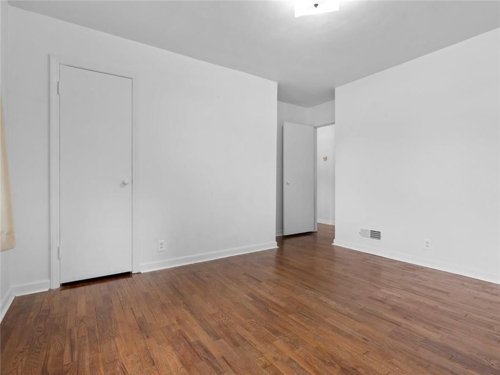 5719 S 10 Street — photo 9