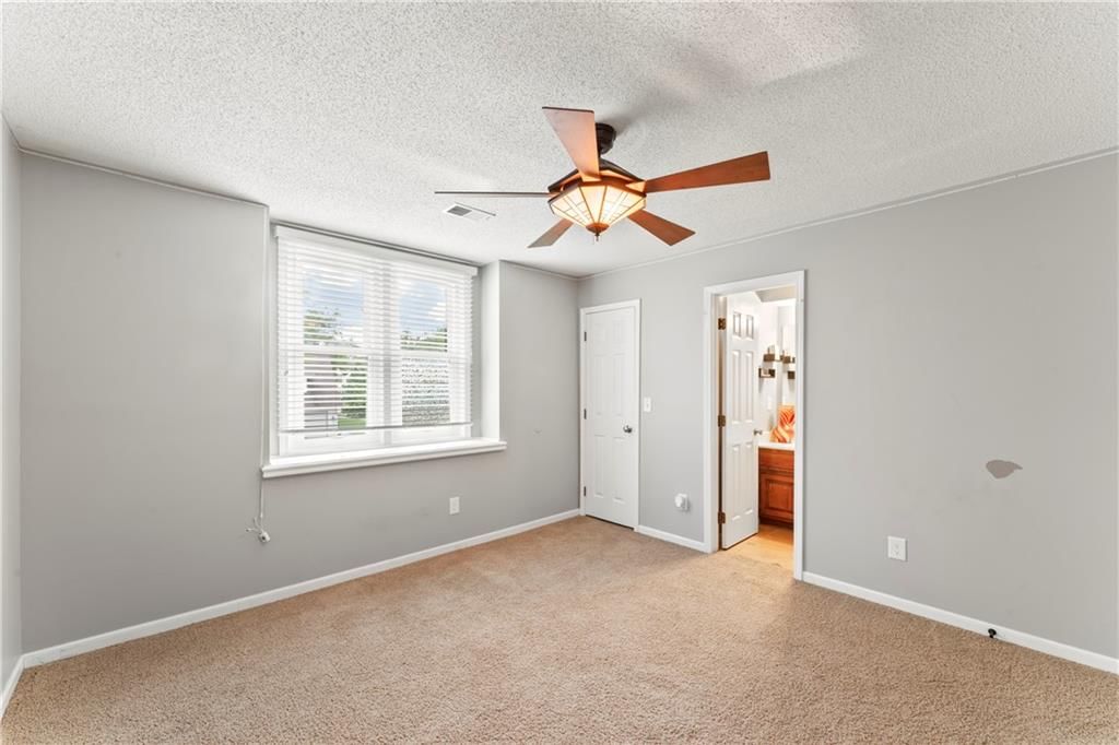 4504 NE 60th Terrace — photo 33
