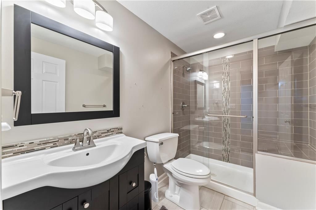 4504 NE 60th Terrace — photo 36