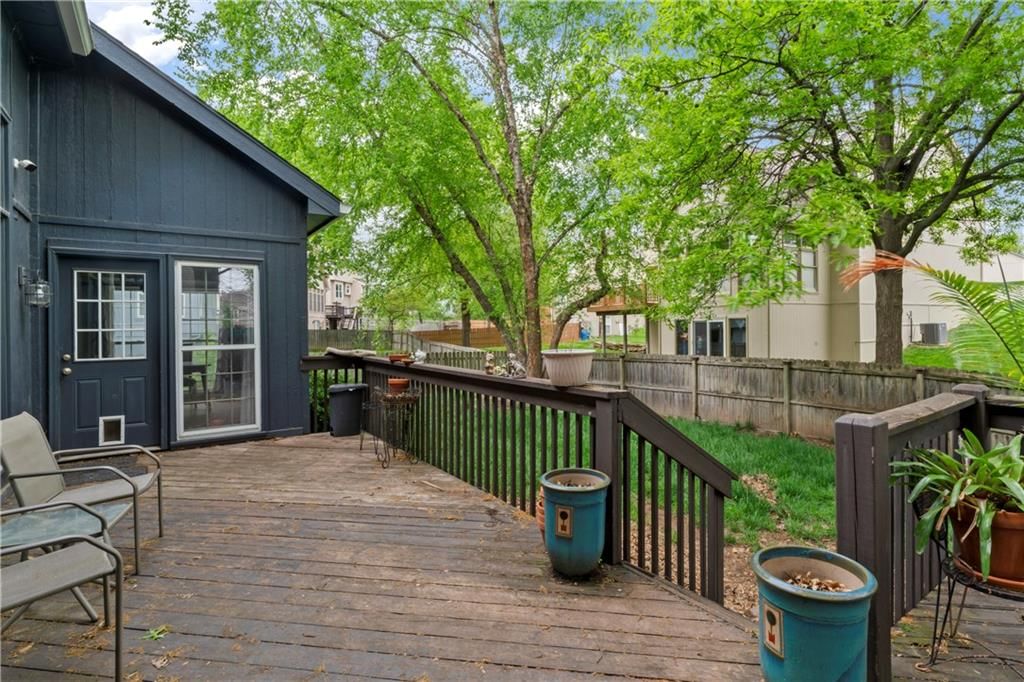 4504 NE 60th Terrace — photo 44