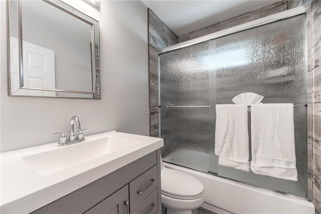 6418 W 72 Terrace — photo 24