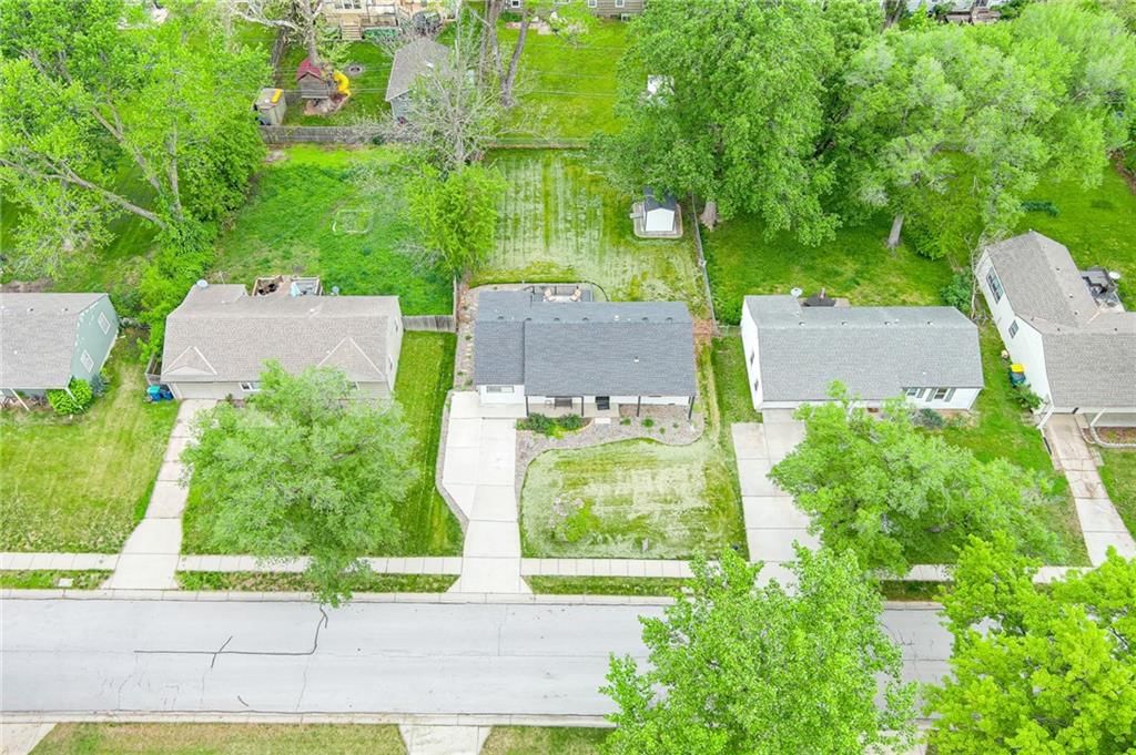 6418 W 72 Terrace — photo 39