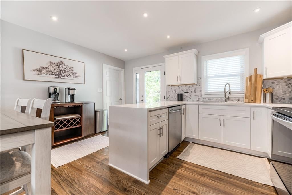 6418 W 72 Terrace — photo 8