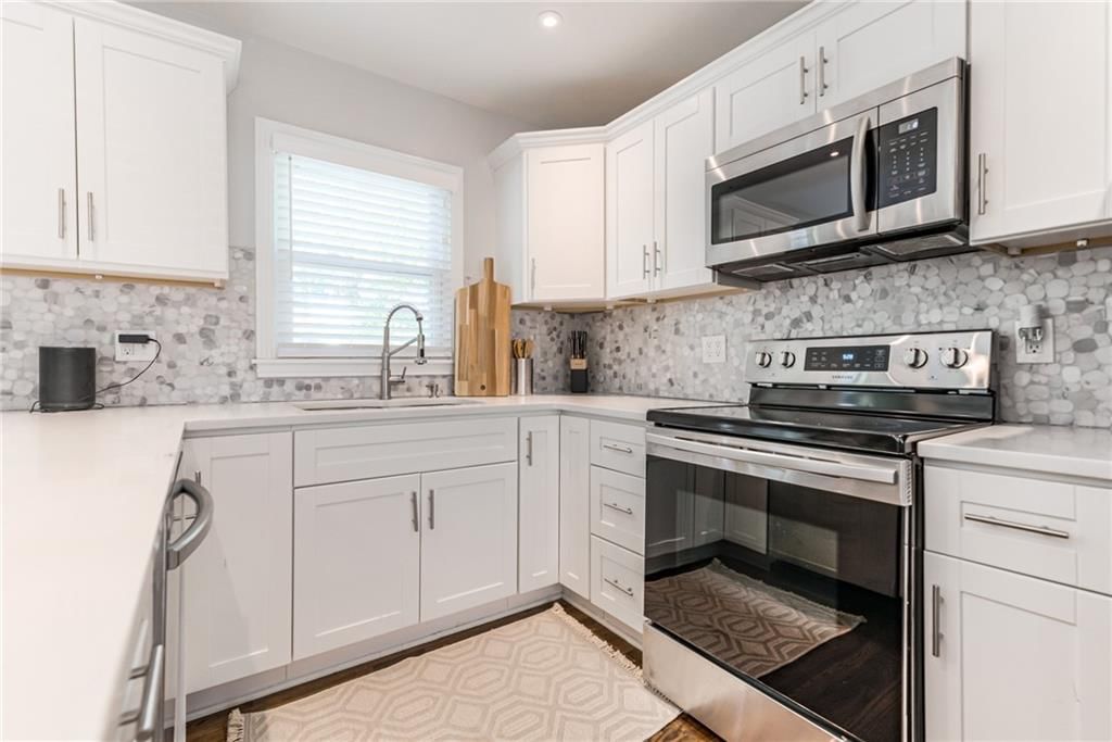 6418 W 72 Terrace — photo 9