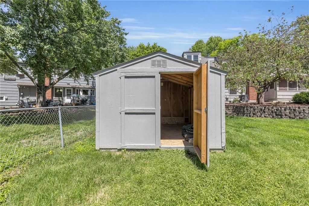 6609 W 100th Street — photo 36