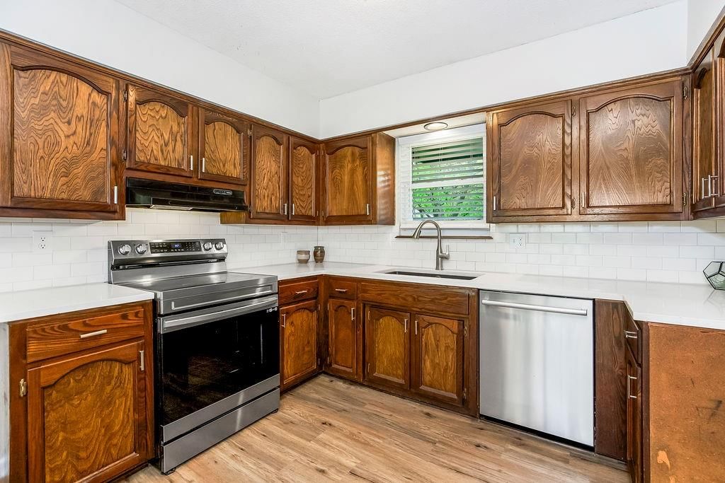 813 NE 114th Street — photo 9