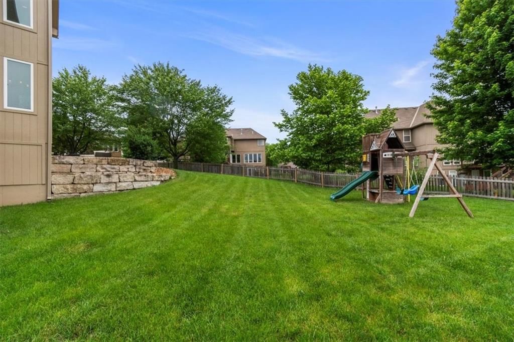 2704 SW GRAY Lane — photo 31