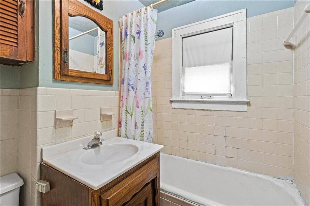 574 S Overton Avenue — photo 15