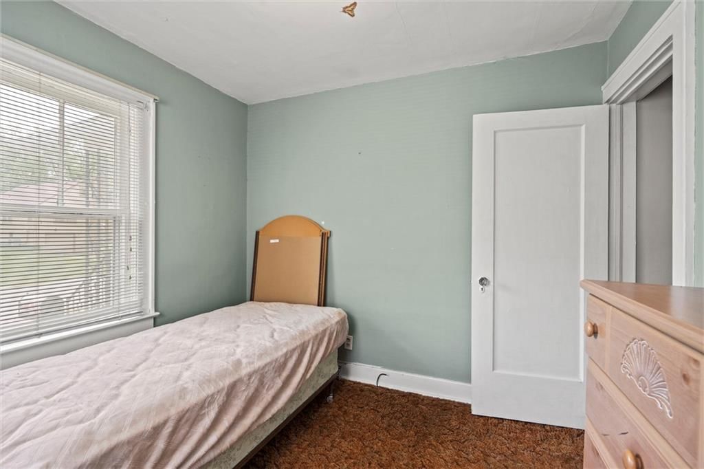 574 S Overton Avenue — photo 17