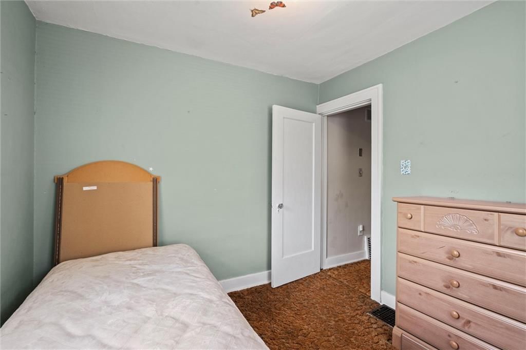 574 S Overton Avenue — photo 18
