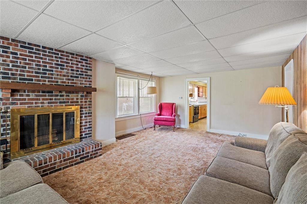 574 S Overton Avenue — photo 4