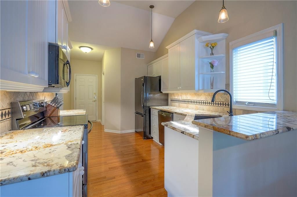 6408 W 134th Street — photo 12