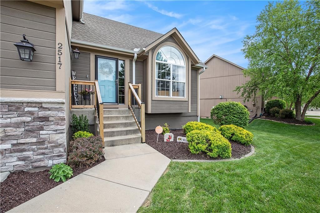 2517 SW Current Lane — photo 3
