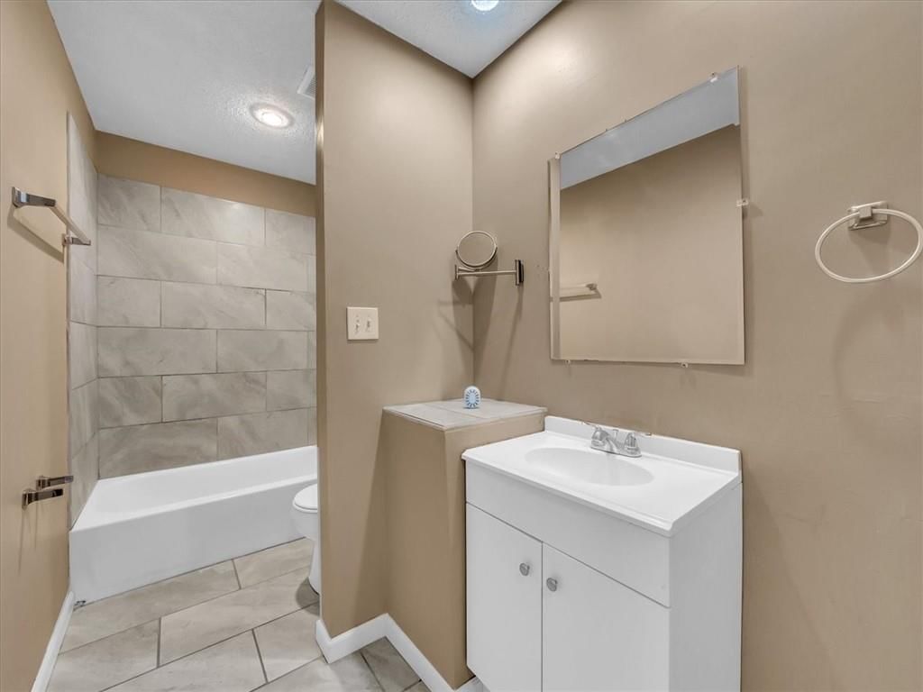 517 N PARK Drive — photo 12