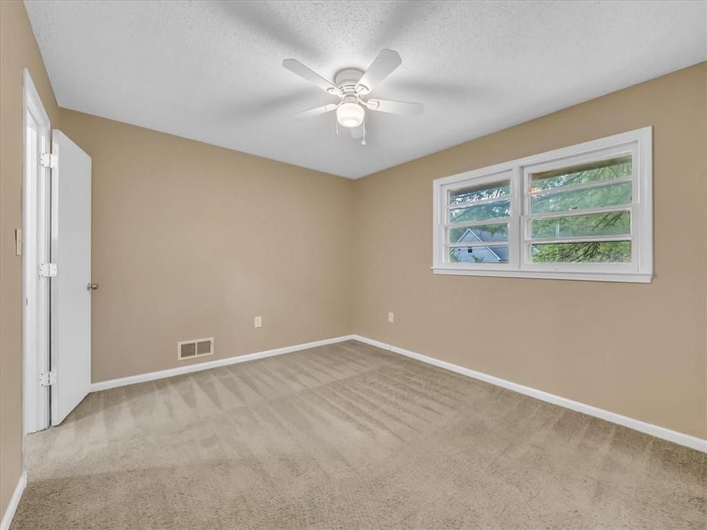 517 N PARK Drive — photo 13