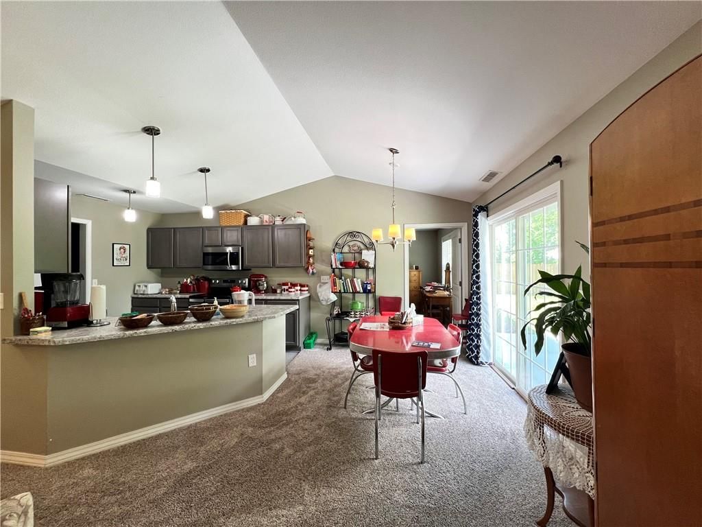 1906 Bradley Court — photo 11