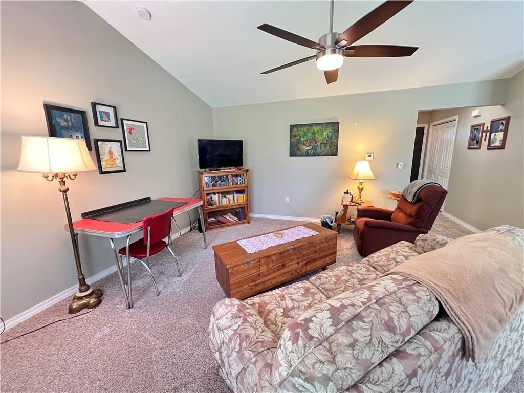 1906 Bradley Court — photo 10