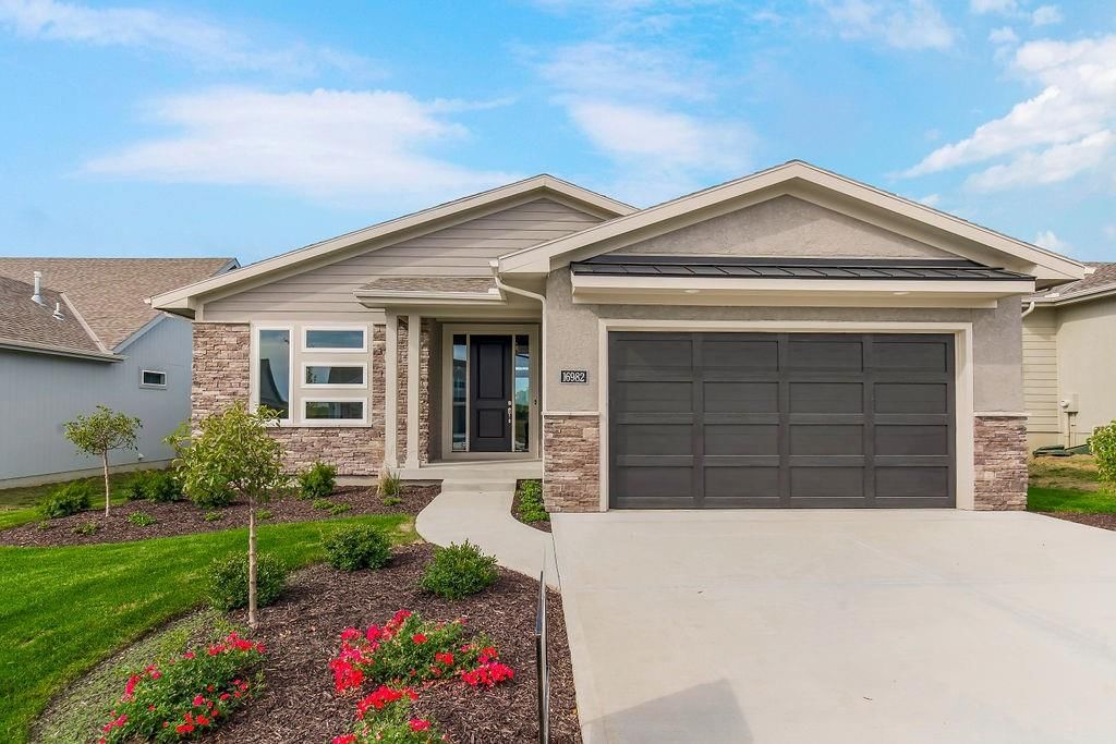 16983 S Bradley Drive, Olathe, KS
