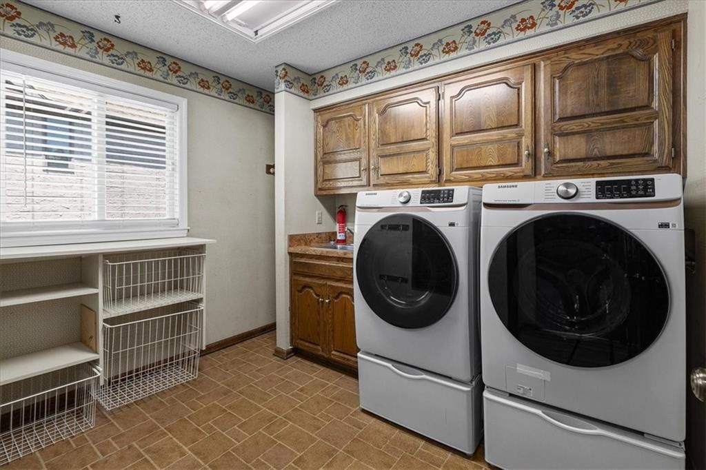 10712 W 109th Street — photo 20