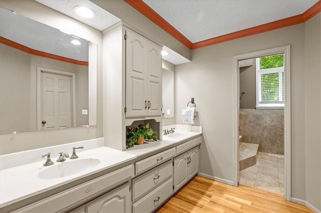 10712 W 109th Street — photo 25
