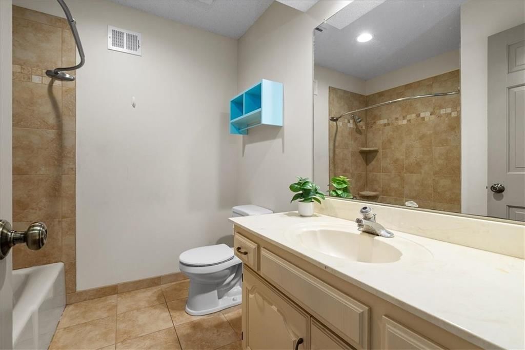 10712 W 109th Street — photo 32