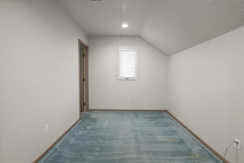 10712 W 109th Street — photo 34