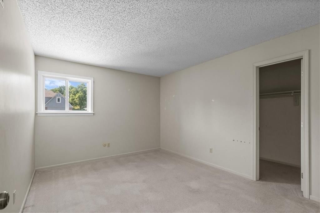 10712 W 109th Street — photo 35
