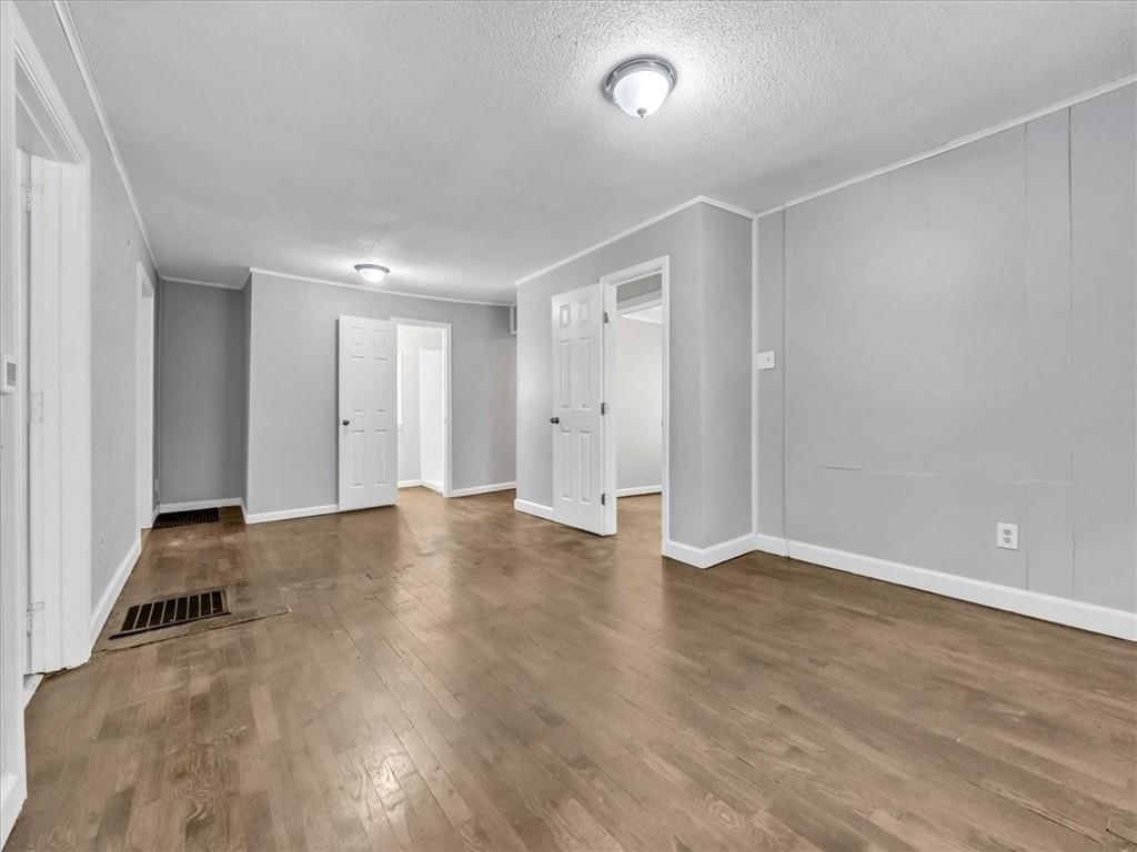 1619 Harvard Avenue — photo 3
