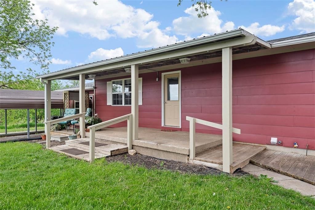 588 NW 105 Road — photo 34
