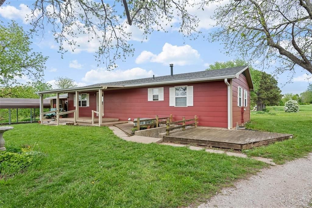 588 NW 105 Road — photo 36