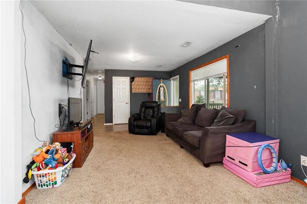 826 W Seventh Street — photo 10