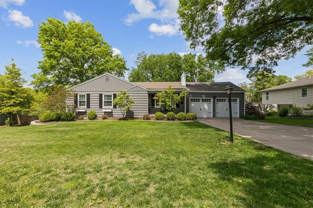5400 W 65th Terrace, Prairie Village, KS