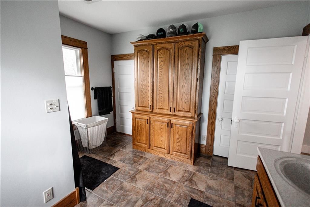 705 Paramount Street — photo 25