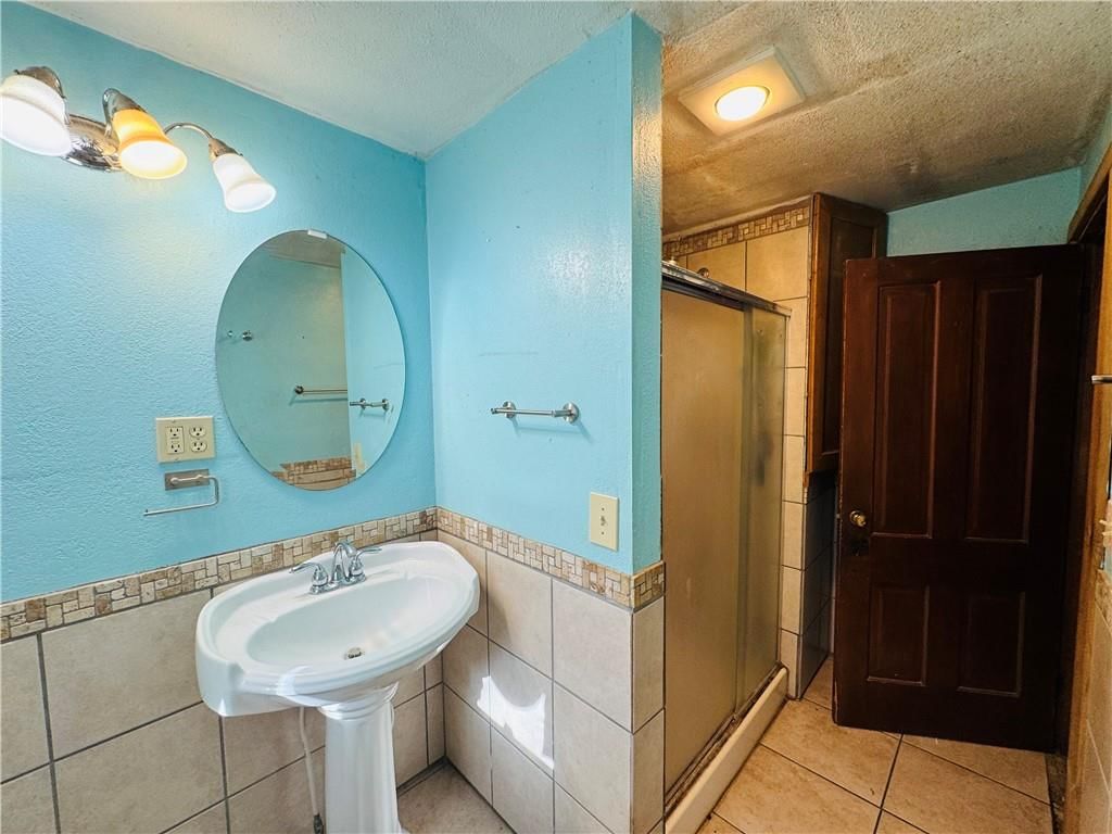 220 W Brown Street — photo 7