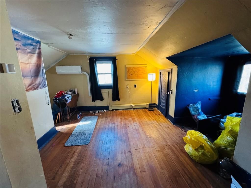 220 W Brown Street — photo 8