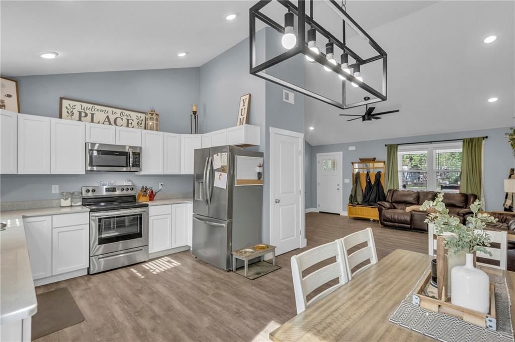 734 S Cherry Street — photo 11