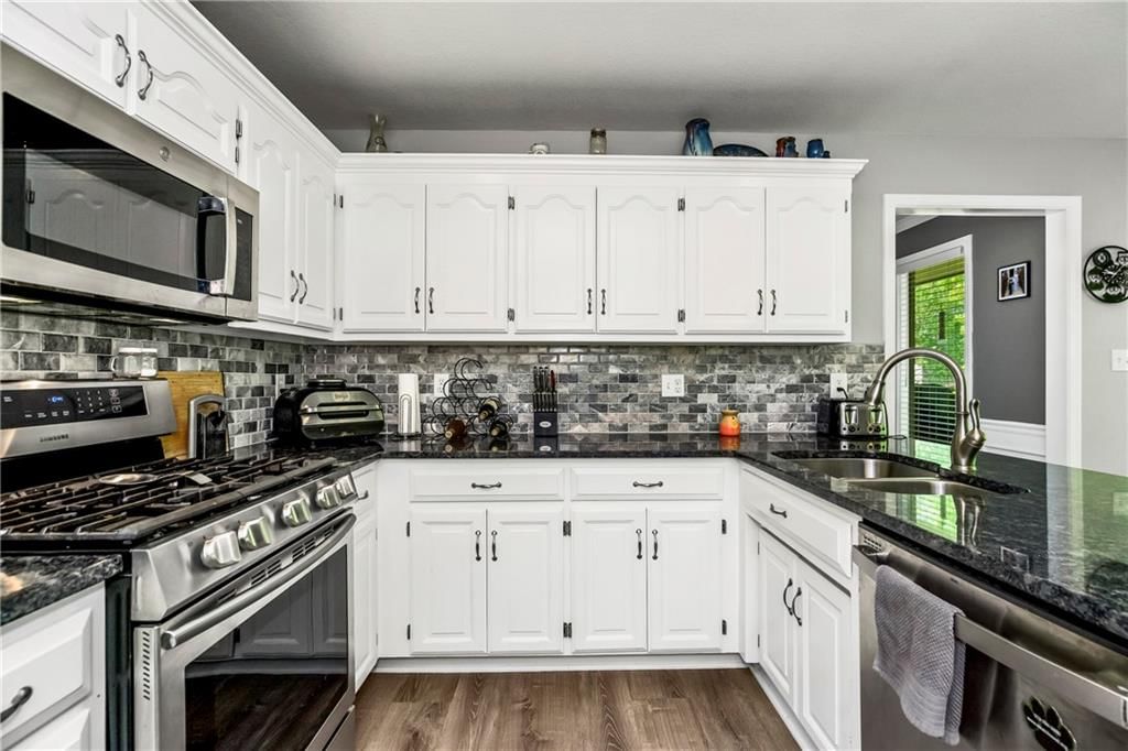 4008 Grand Avenue — photo 12