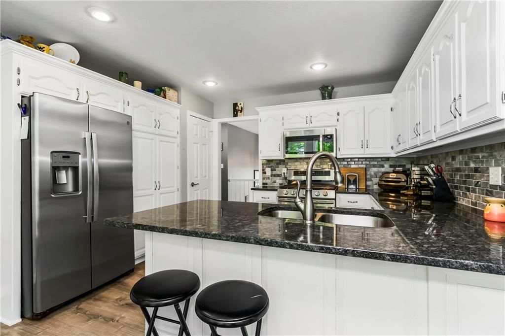 4008 Grand Avenue — photo 13