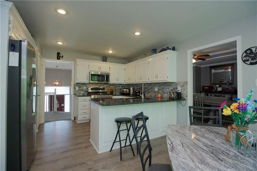 4008 Grand Avenue — photo 9