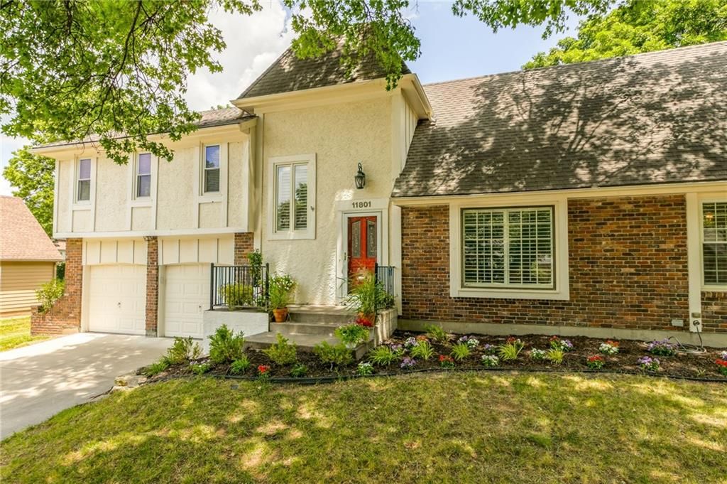 11801 Avila Drive, Kansas City, MO