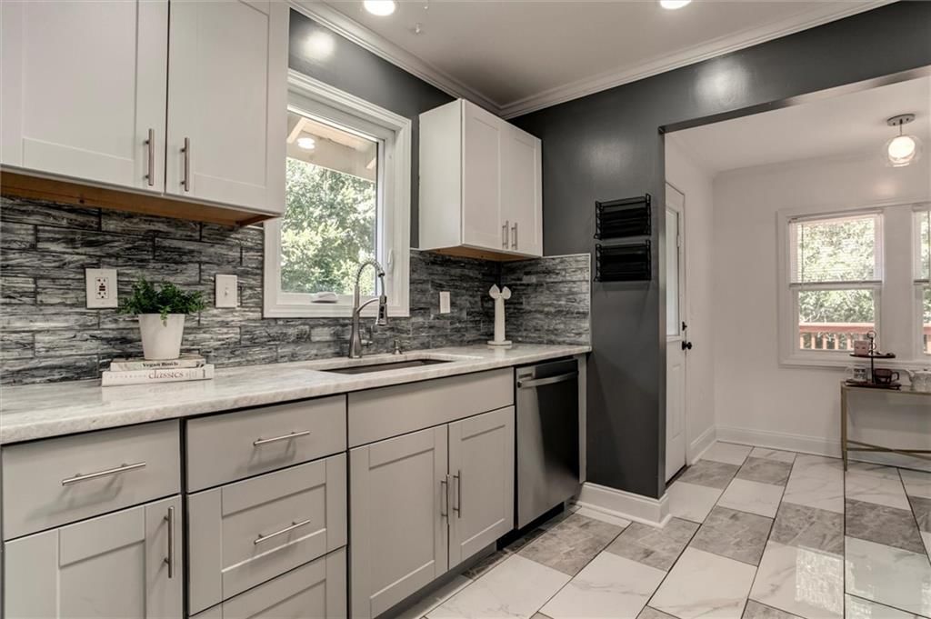 7222 Grand Avenue — photo 10