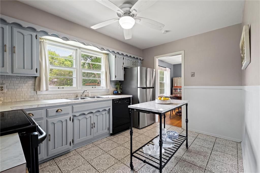 1104 W 89th Street — photo 11