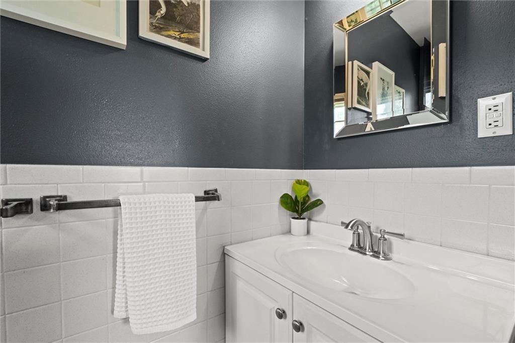 1104 W 89th Street — photo 15