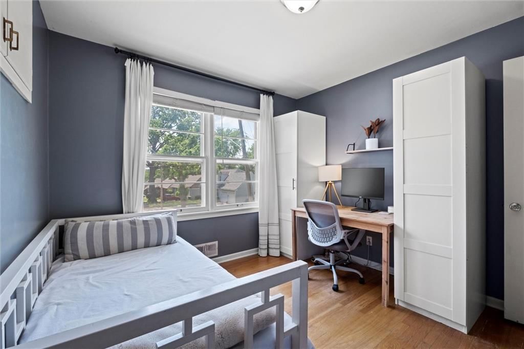 1104 W 89th Street — photo 18